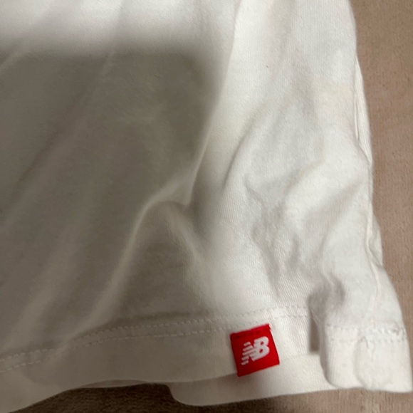 New Balance Women Tshirt - Picture 6 of 6